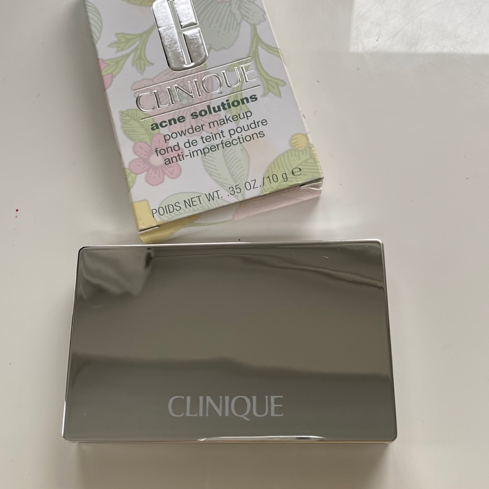 FREE Clinique Powder Makeup - Acne Solution